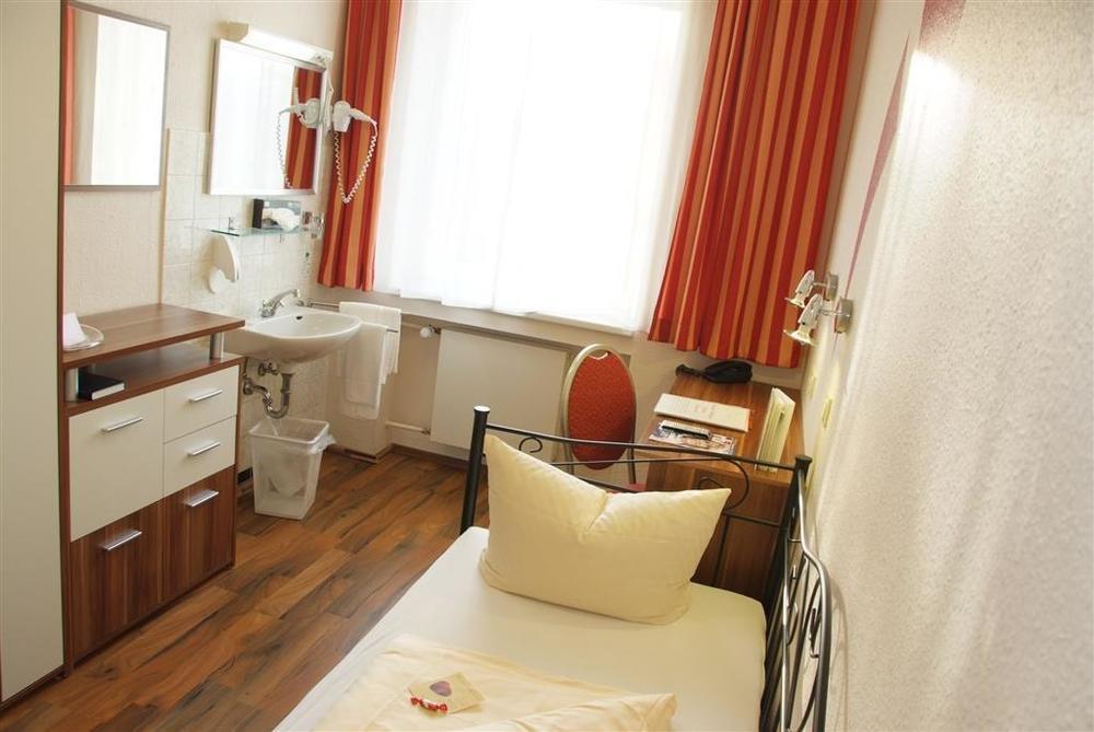 Arena Hotel Gelsenkirchen Room photo