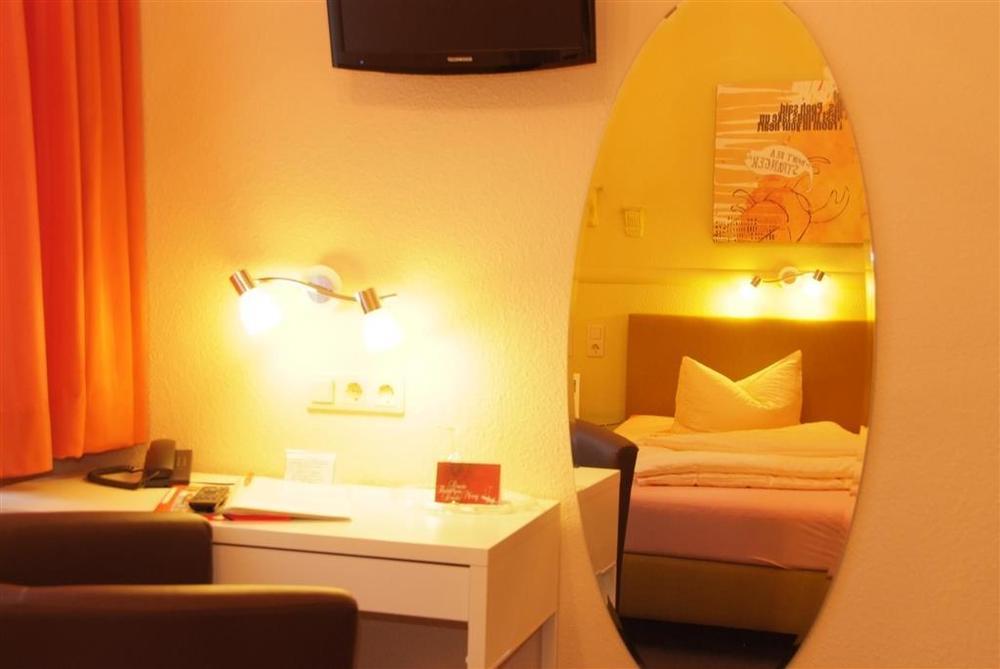 Arena Hotel Gelsenkirchen Room photo